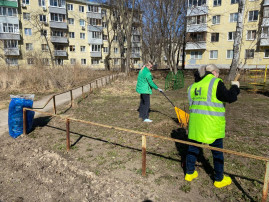 Субботник в нашем детском саду Субботник в нашем детском саду.